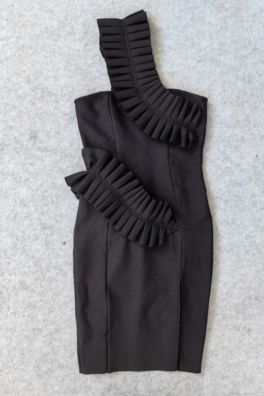 Woman wearing a figure flattering  Aimee Bodycon Dress - Classic Black BODYCON COLLECTION