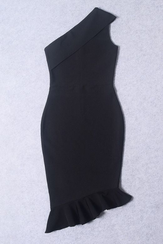 Woman wearing a figure flattering Avery Bandage Dress - Classic Black BODYCON COLLECTION