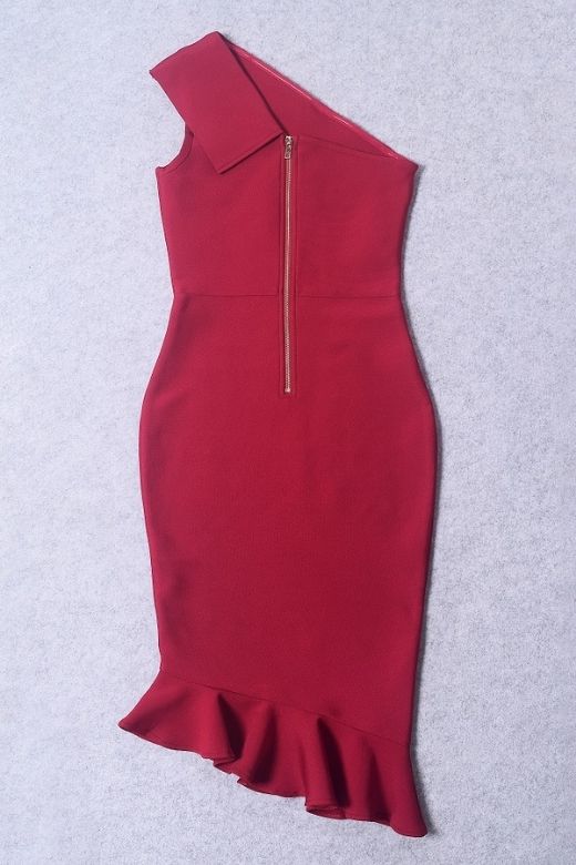 Woman wearing a figure flattering Avery Bandage Dress - Red Wine BODYCON COLLECTION