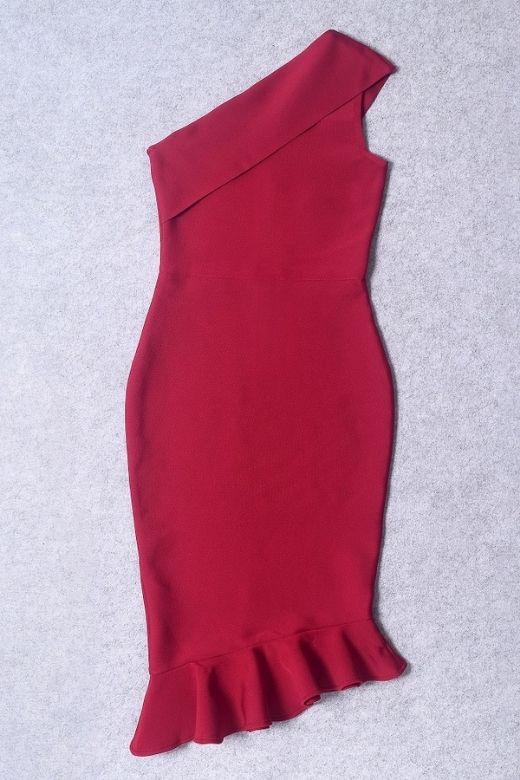 Woman wearing a figure flattering Avery Bandage Dress - Red Wine BODYCON COLLECTION