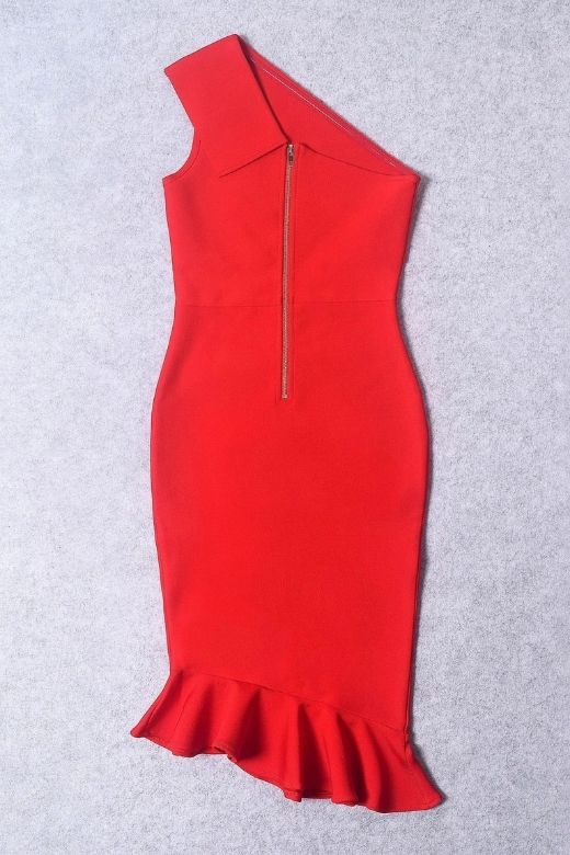 Woman wearing a figure flattering  Avery Bandage Dress - Lipstick Red BODYCON COLLECTION