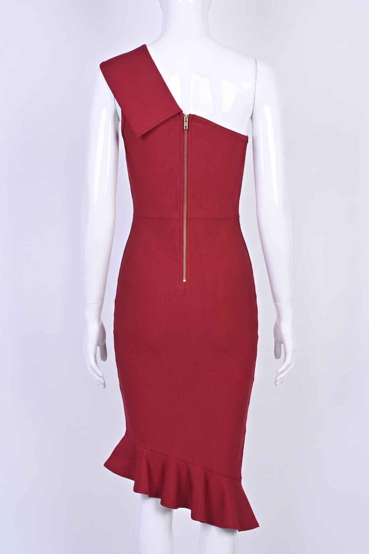 Woman wearing a figure flattering  Avery Bandage Dress - Red Wine BODYCON COLLECTION