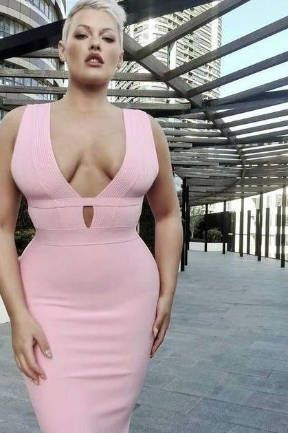 Woman wearing a figure flattering  Bay Bandage Dress - Pearl White Bodycon Collection