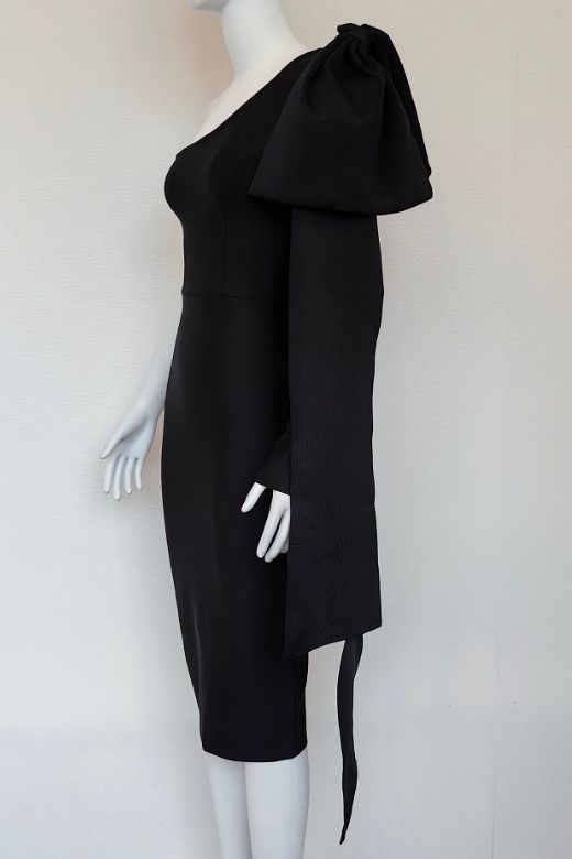 Woman wearing a figure flattering  Lela Long Sleeve Bandage Midi Dress - Classic Black BODYCON COLLECTION